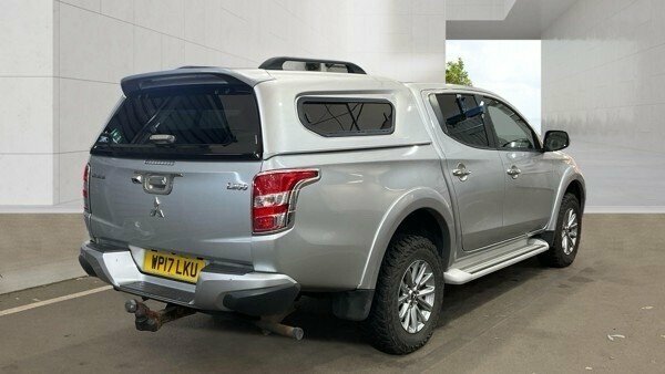 Mitsubishi L200 2.4 Di-d Dc Barbarian Pickup Double Cab Silver #3