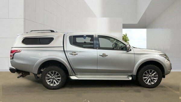 Mitsubishi L200 2.4 Di-d Dc Barbarian Pickup Double Cab Silver #4