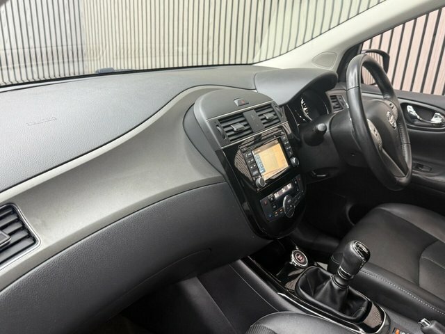 Nissan Pulsar 1.2 Dig-t Tekna Hatchback Euro 6 Black #4