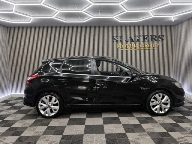 Nissan Pulsar 1.2 Dig-t Tekna Xtronic Silver #24