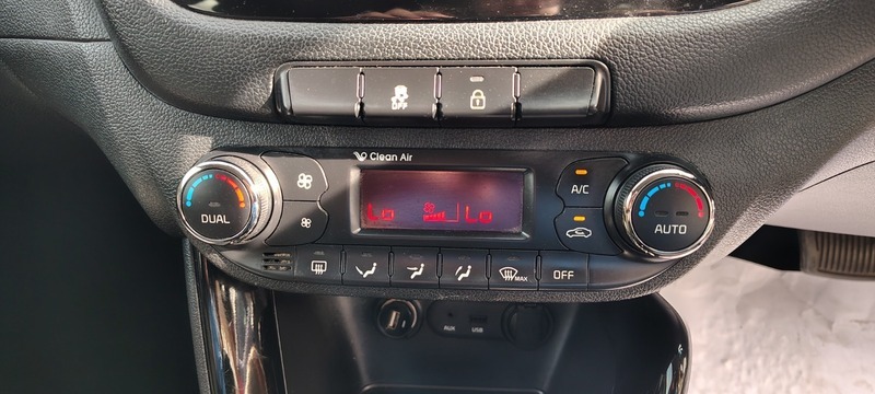 Kia Ceed 1.6 Crdi 3 Hatchback Blue #28