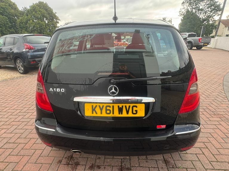Mercedes-Benz A Class A180 Avantgarde Se Cvt Black #6