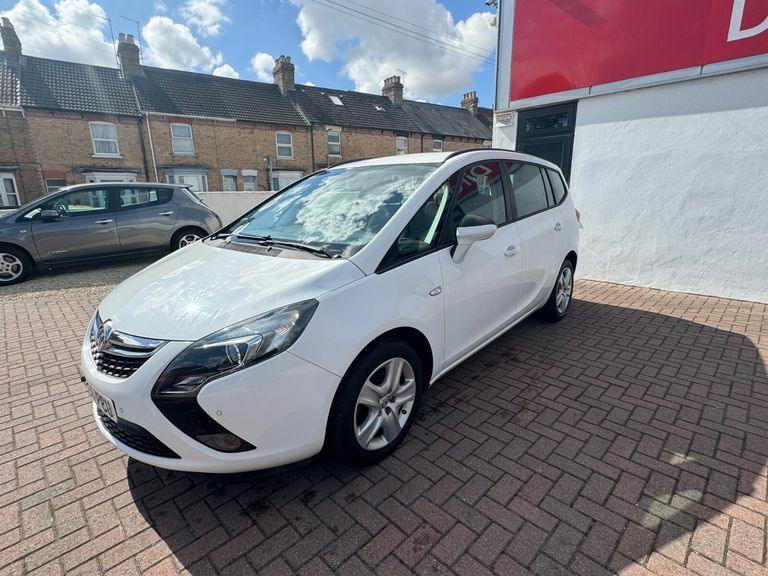 Vauxhall Zafira Tourer 2.0 Cdti 165 Exclusiv White #3