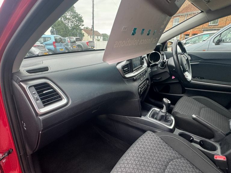 Kia Ceed 1.0T Gdi Isg 3 White #11