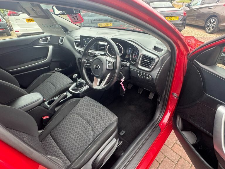 Kia Ceed 1.0T Gdi Isg 3 White #19