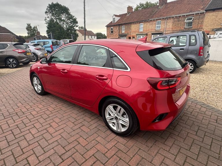 Kia Ceed 1.6 Crdi Isg 2 Red #6