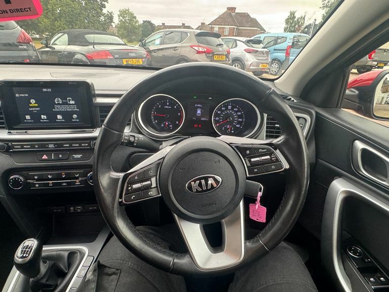 Kia Ceed 1.0T Gdi Isg 3 White #24
