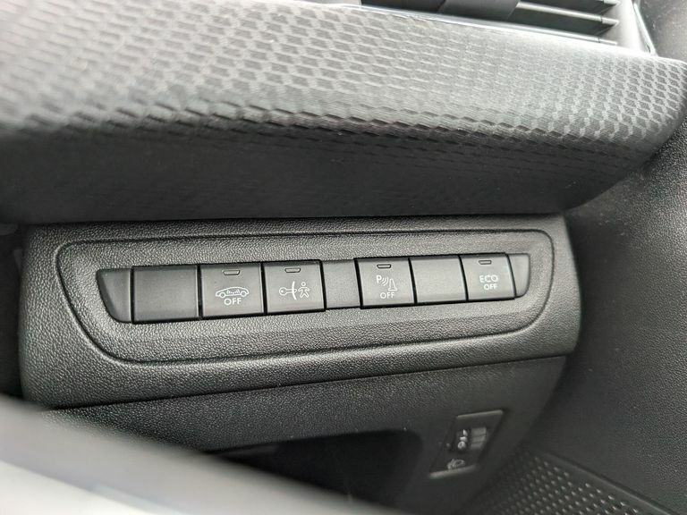 Peugeot 2008 Active White #15