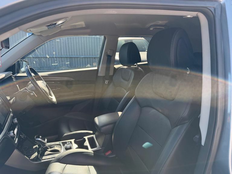 SsangYong Korando Ultimate White #31