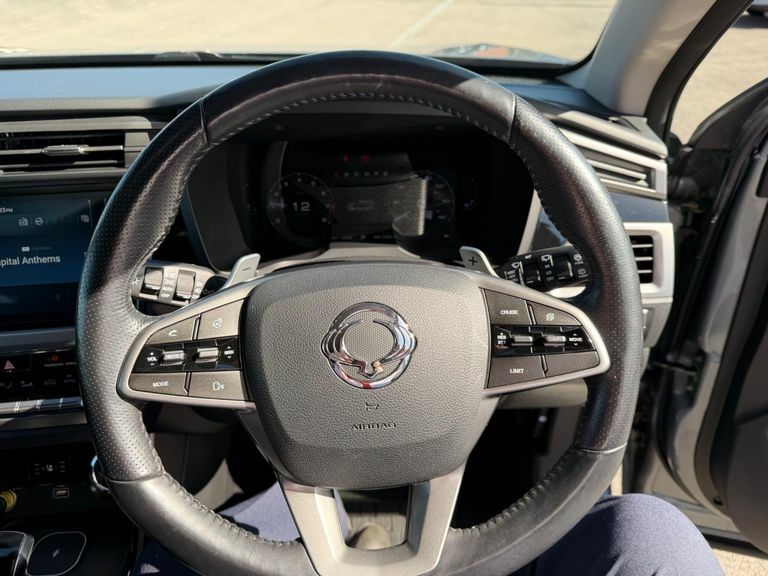 SsangYong Korando Ultimate White #20