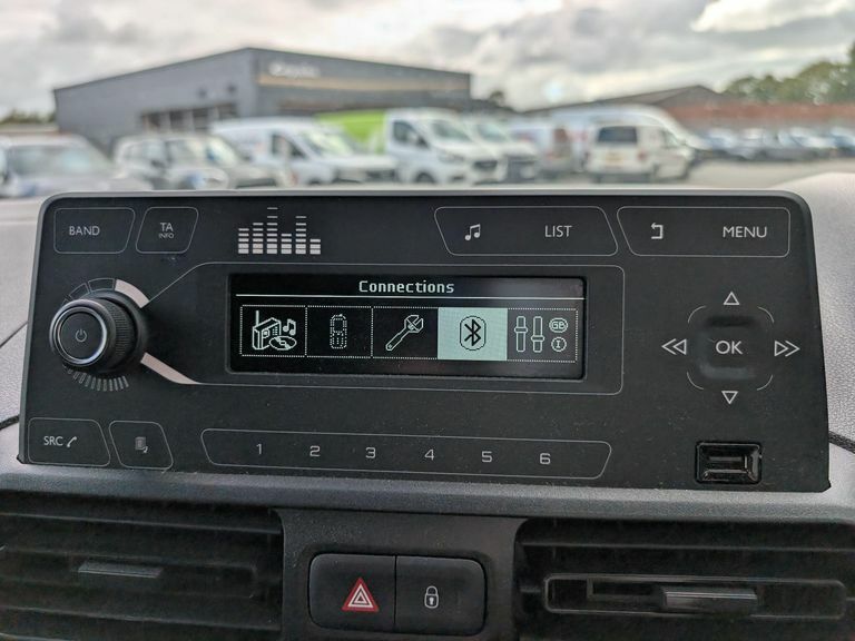 Vauxhall Combo 2300 1.5 Turbo D 100Ps H1 Sportive Van #18