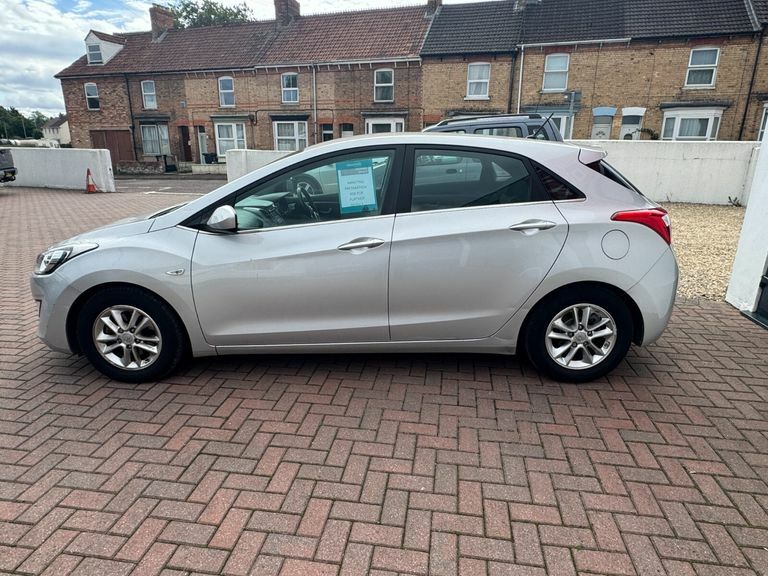 Hyundai I30 1.6 Crdi Blue Drive Se Silver #4