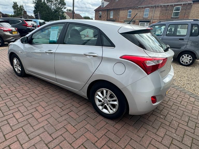 Hyundai I30 1.6 Crdi Blue Drive Se Silver #5