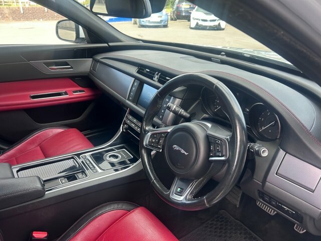 Jaguar XF Saloon 3.0 Black #8