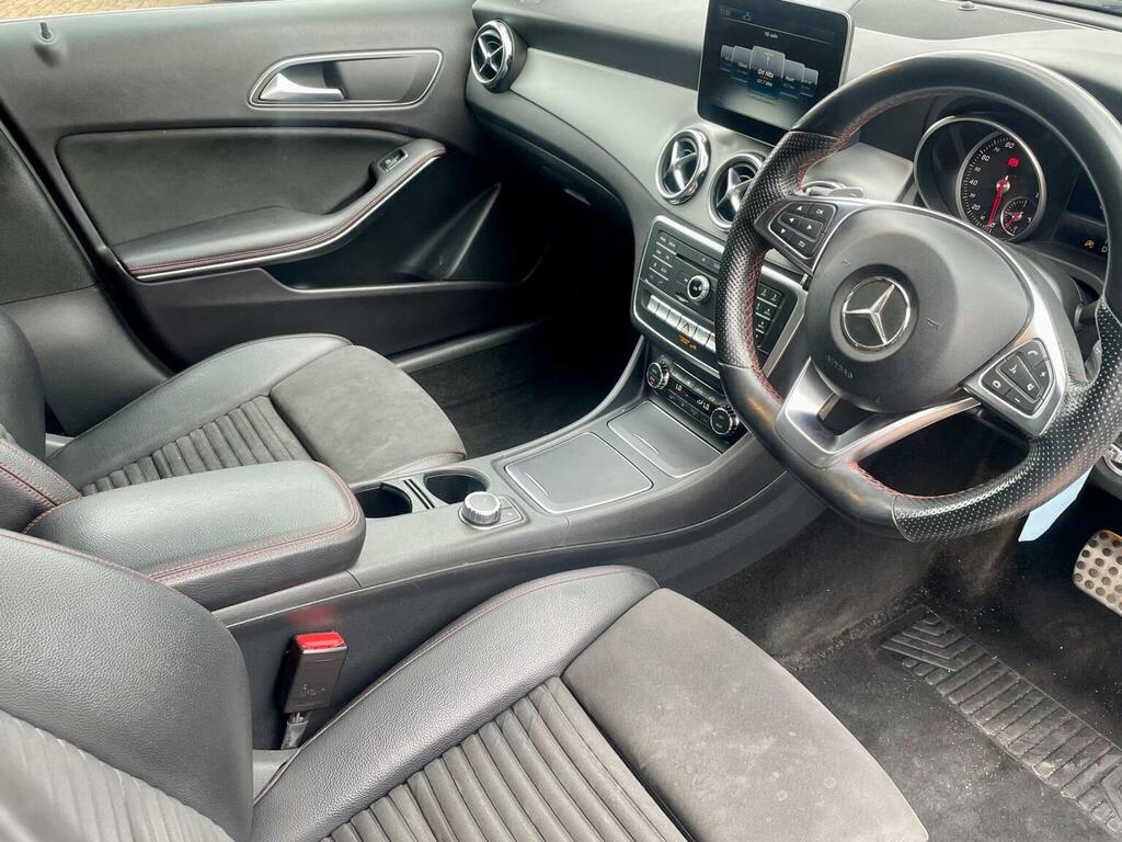 Mercedes-Benz GLA Class 2.1 Gla220d Amg Line 7G-dct 4Matic Euro 6 Ss Black #3