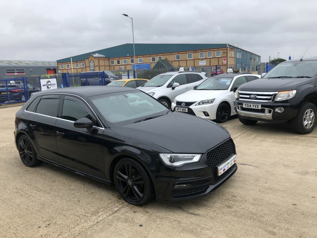 Audi A3 1.4 Tfsi Cod S Line Black #2