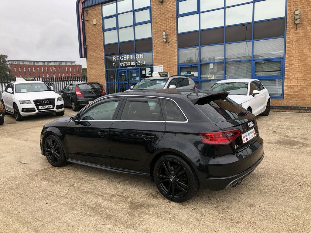 Audi A3 1.4 Tfsi Cod S Line Black #4