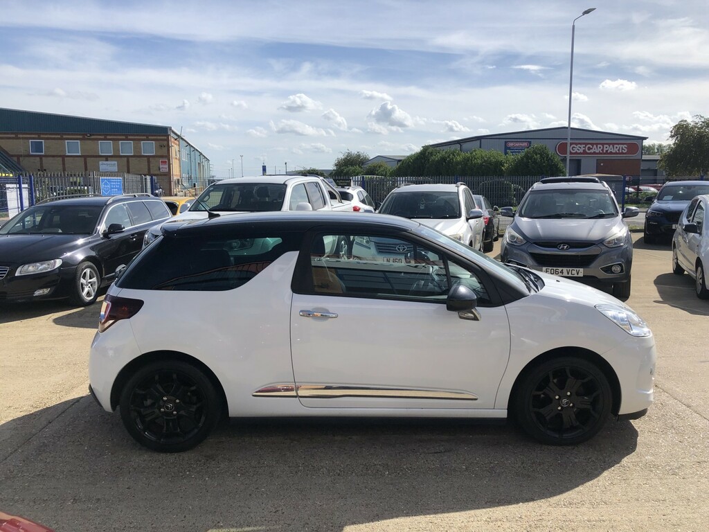 Citroen DS3 Hatchback 1.2 Puretech Dstyle Plus 2015 White #4