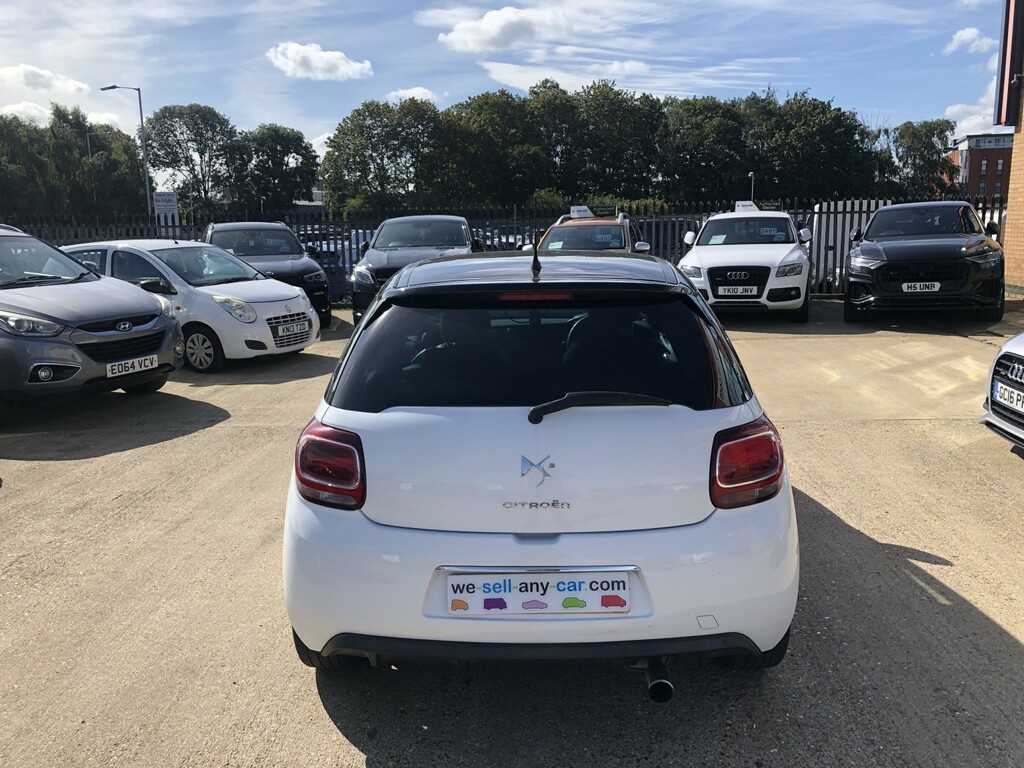 Citroen DS3 Hatchback 1.2 Puretech Dstyle Plus 2015 White