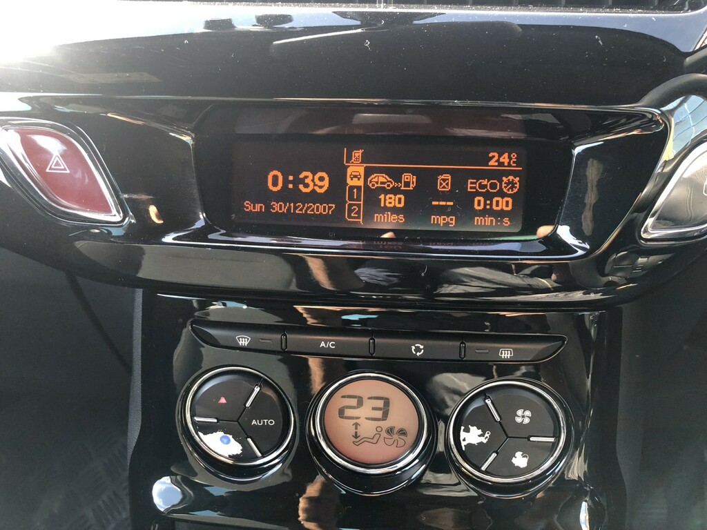 Citroen DS3 Hatchback 1.2 Puretech Dstyle Plus 2015 White #6
