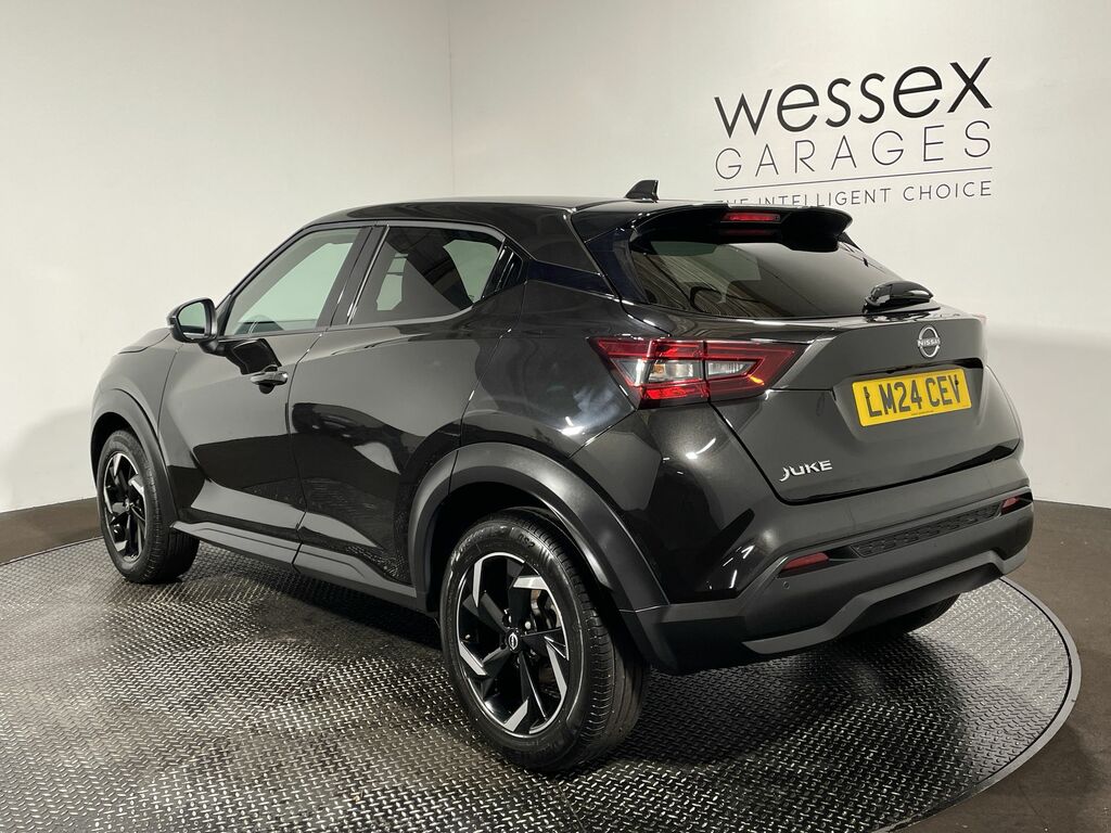 Nissan Juke Tekna Red #10