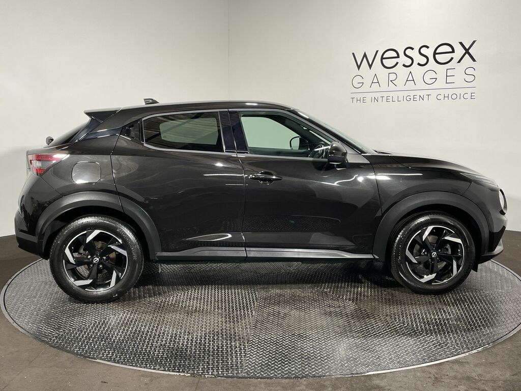 Nissan Juke Tekna Red #16