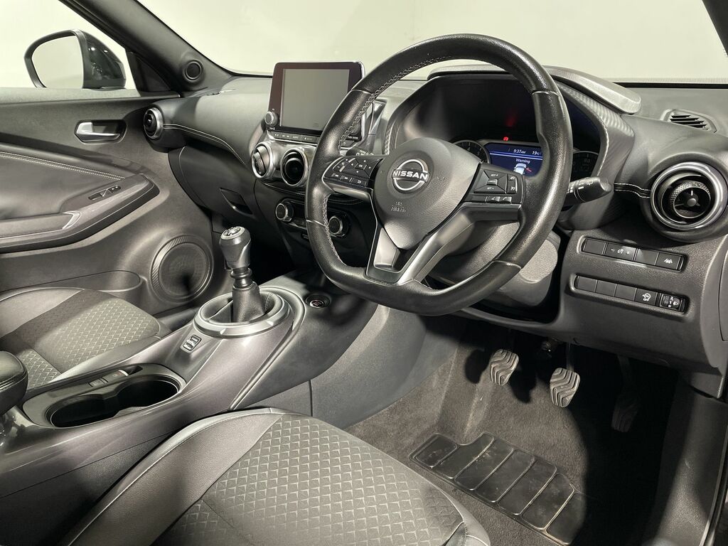Nissan Juke Tekna Red #17