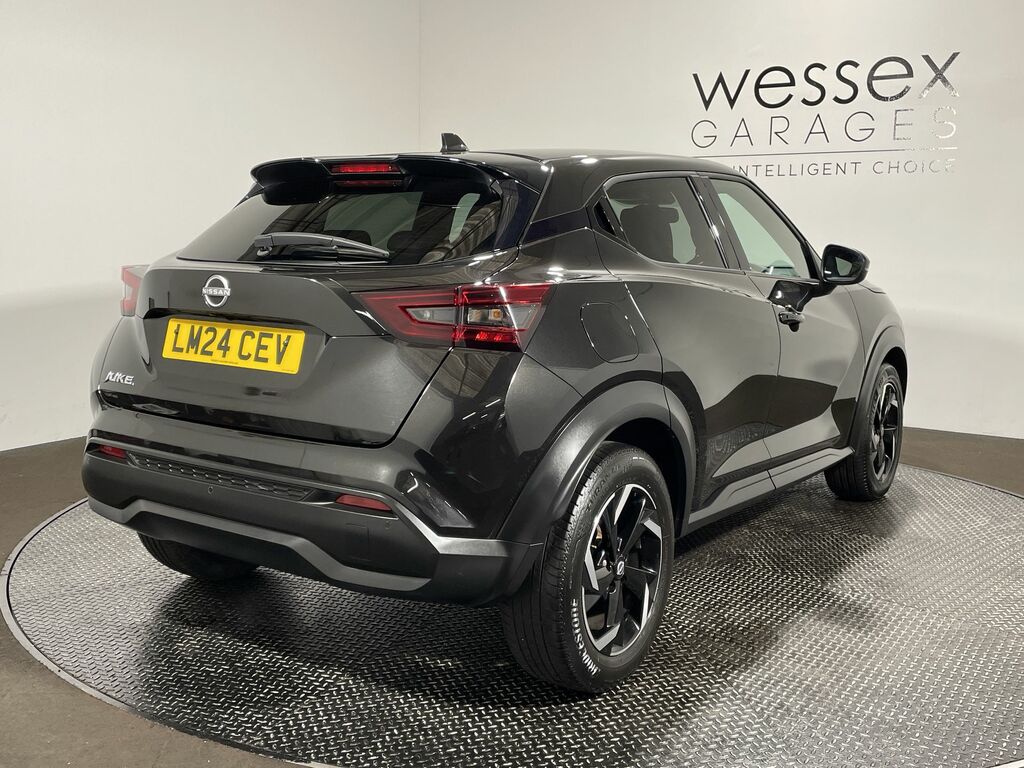 Nissan Juke Tekna Red #15