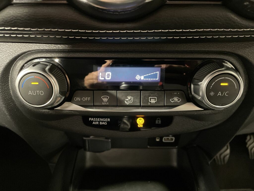 Nissan Juke Tekna Red #31