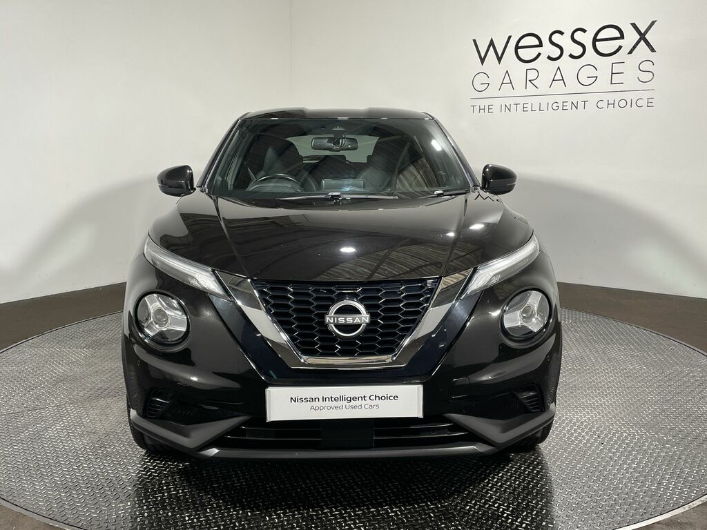 Nissan Juke Tekna Red #5