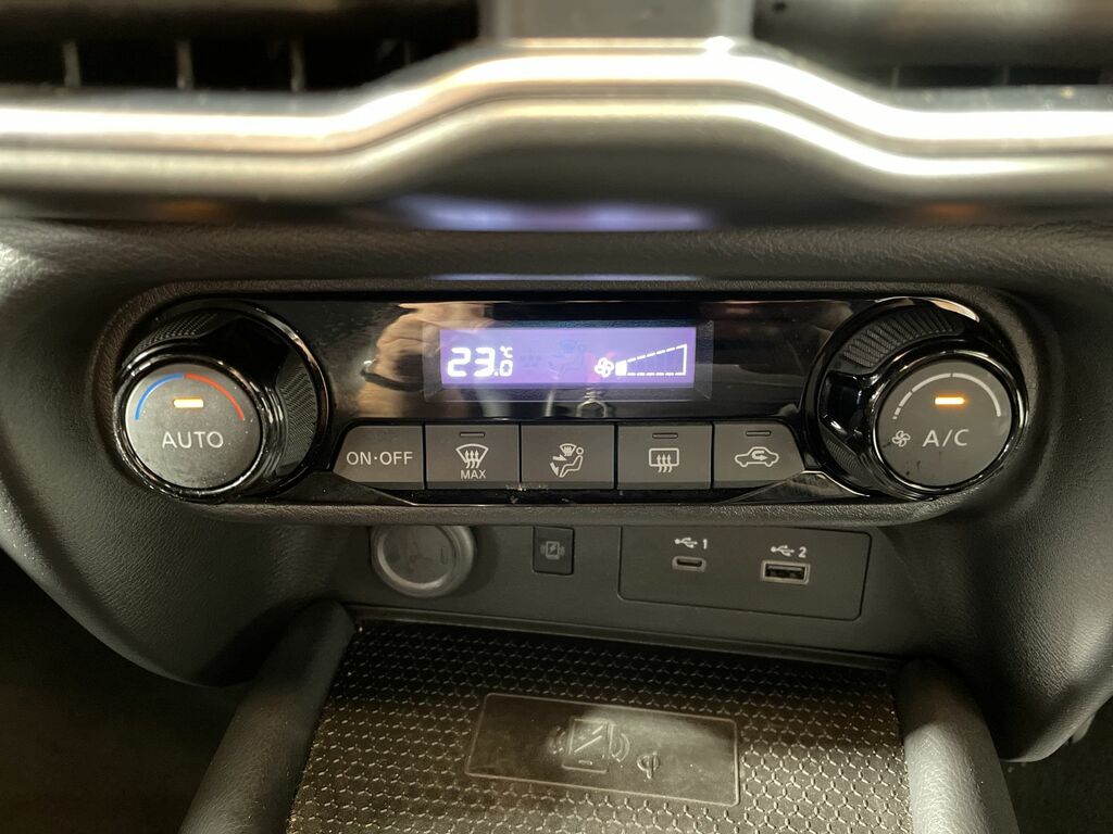 Nissan Juke Tekna Blue #32
