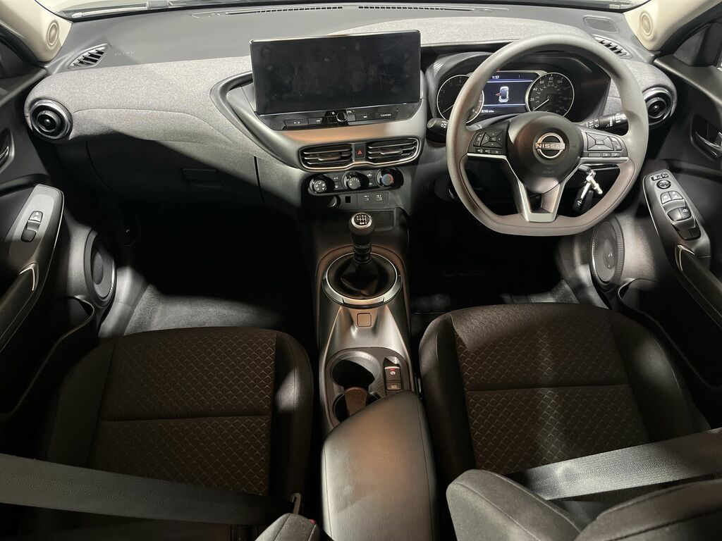 Nissan Juke N-connecta Black #24