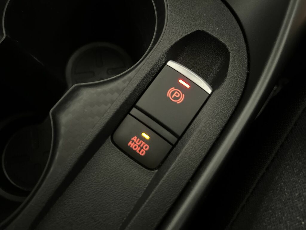 Nissan Juke N-connecta Black #31