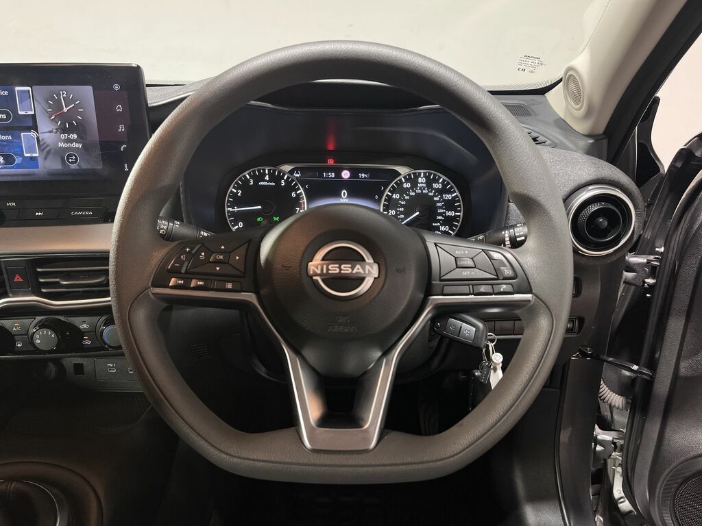 Nissan Juke N-connecta Black #32