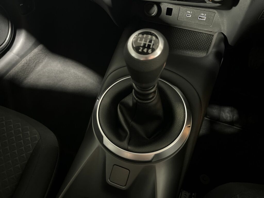 Nissan Juke N-connecta Black #30
