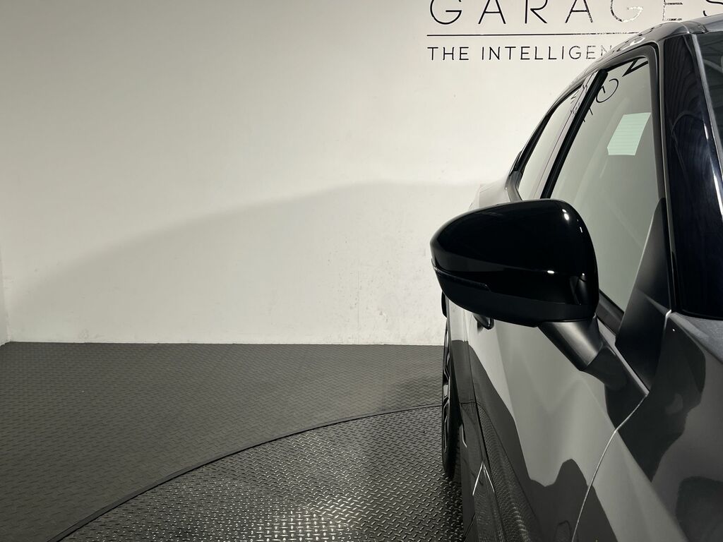 Nissan Juke N-connecta Black #10