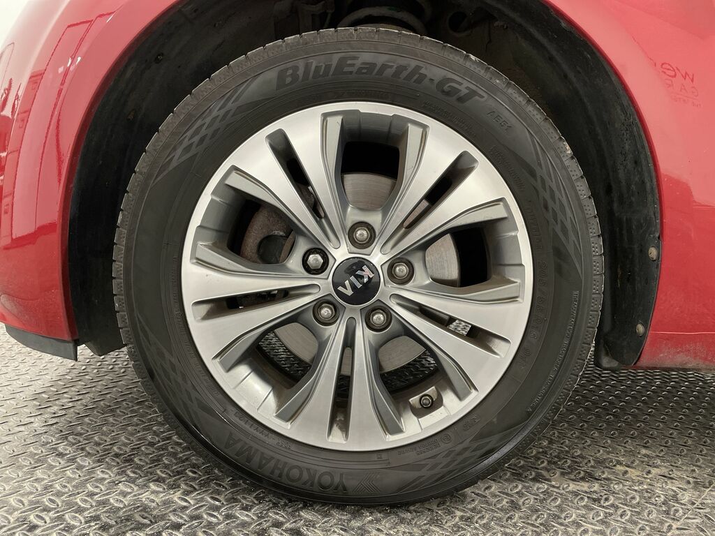 Kia Venga 3 Auto Red #4