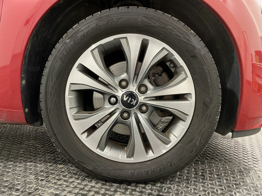 Kia Venga 1.6 3 Euro 6 Red #7