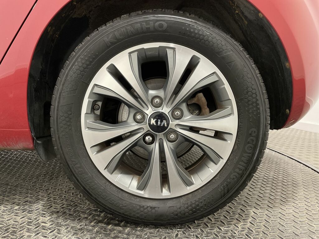 Kia Venga 3 Auto Red #5