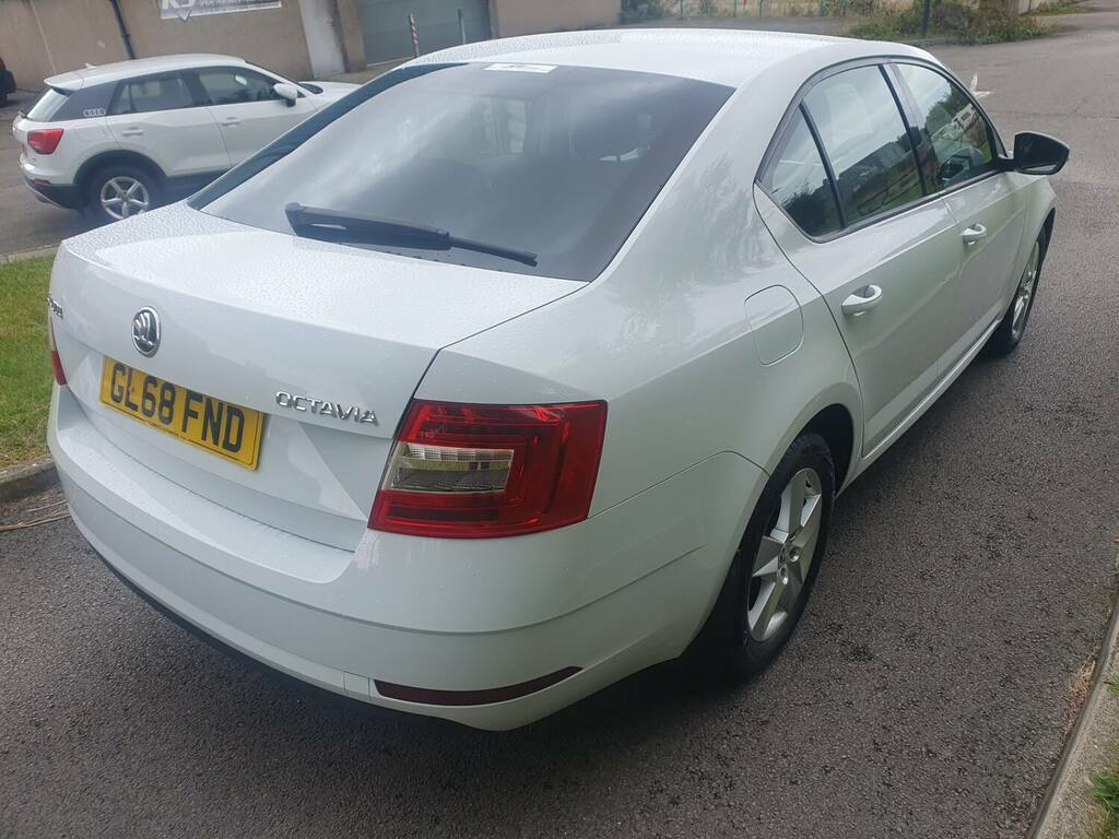 Skoda Octavia 1.0 Tsi Se Dsg White #5