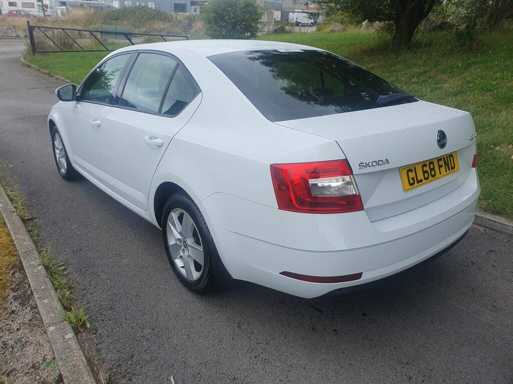 Skoda Octavia 1.0 Tsi Se Dsg White #4