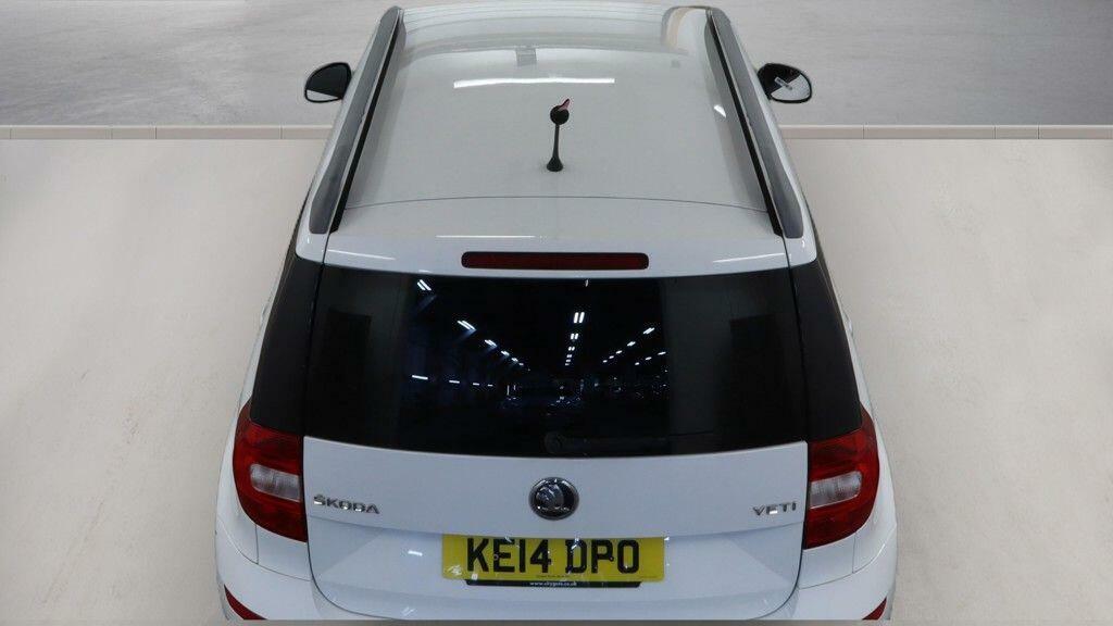 Skoda Yeti 2.0 Tdi Cr Elegance Red #8