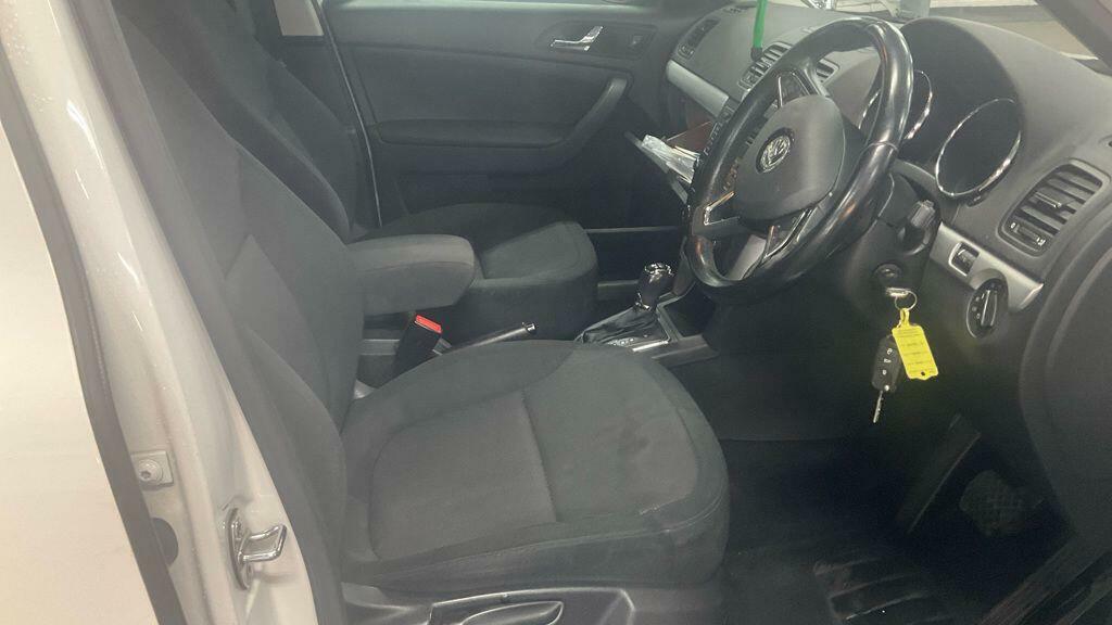 Skoda Yeti 2.0 Tdi Cr Elegance Red #11