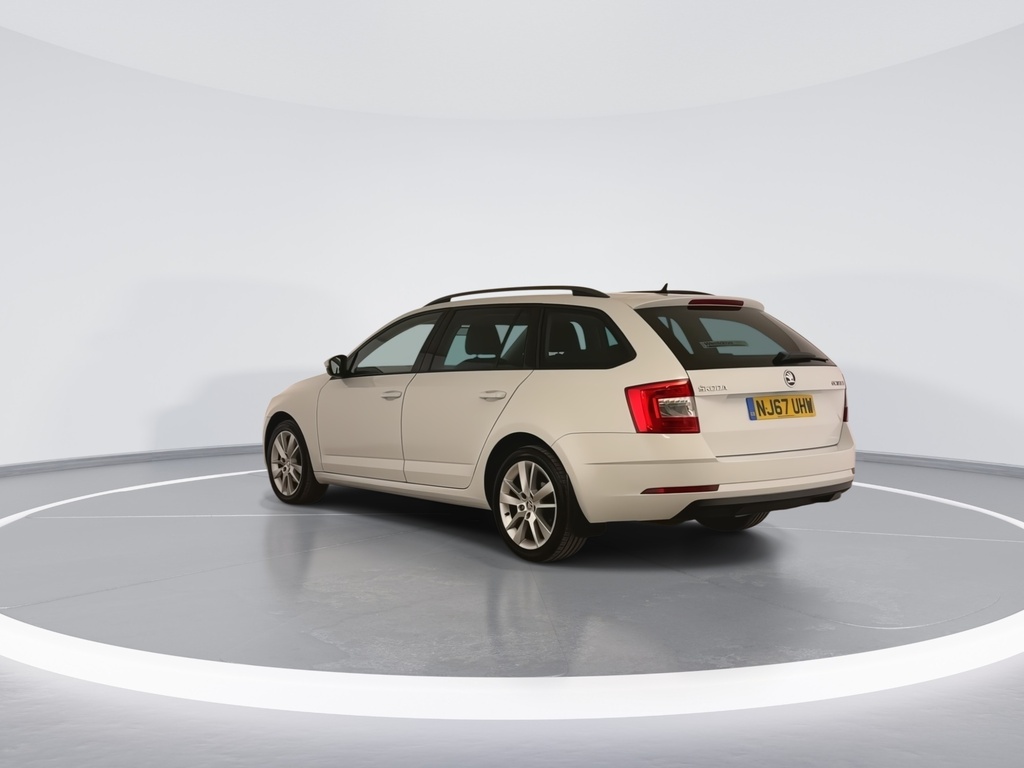 Skoda Octavia 2.0 Tdi Cr Se L White #6