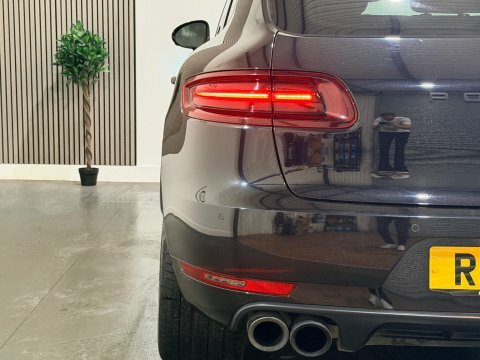 Porsche Macan Td V6 S Suv Black #22