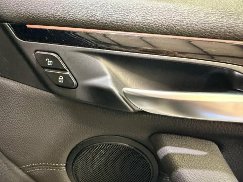 BMW X1 Sdrive 18D Xline Step Black #32