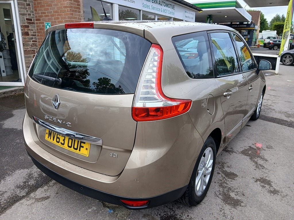 Renault Grand Scenic Dynamique Tomtom White #7