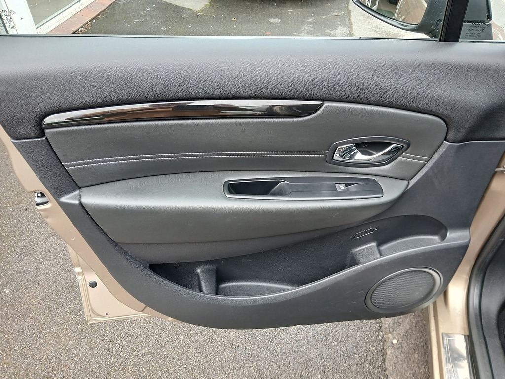 Renault Grand Scenic Dynamique Tomtom White #11