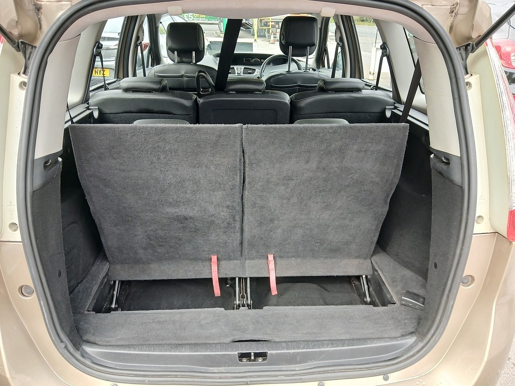 Renault Grand Scenic Dynamique Tomtom White #16
