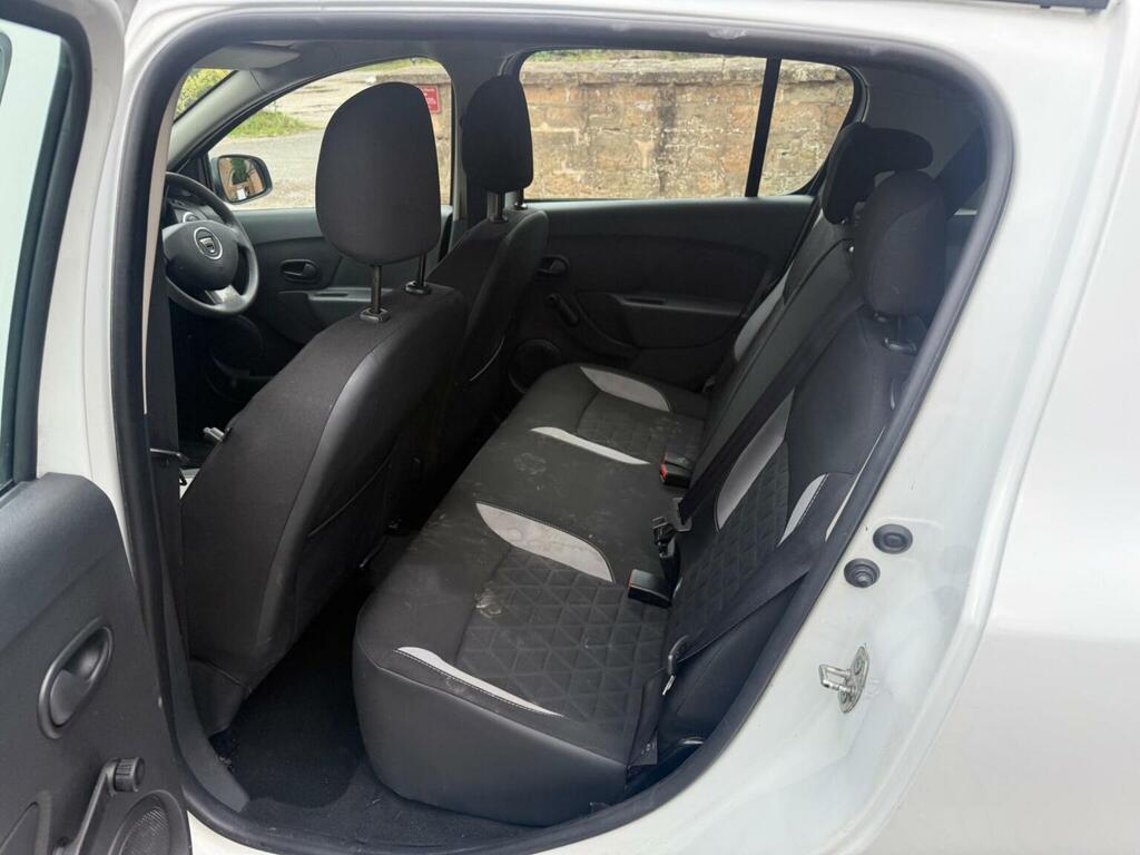 Dacia Sandero Stepway Hatchback 1.5 Stepway Laureate Dci 90 2014 Red #15